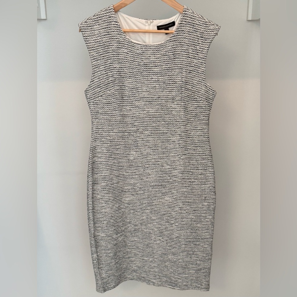 NWT Banana Republic Black Gray White Sleeveless Shift Dress